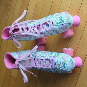Girls sz. 3-6 adjustable roller skates